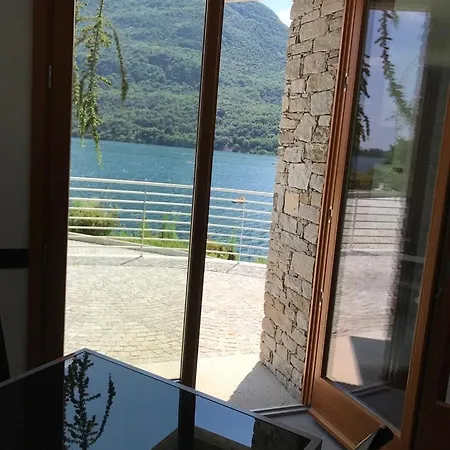 Mergozzo Beach Apartment *