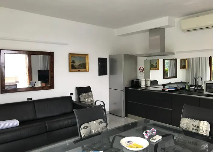 Mergozzo Beach Apartment *